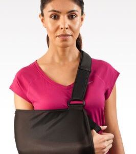 Shoulder Sling Essential Shoulder Immobilizer Large Foam / Mesh Fabric D-Ring / Hook and Loop Strap Closure Left or Right Arm