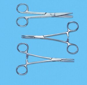 Hemostatic Forceps Kelly 5-1/2 Inch Length Floor / Office Grade Pakistani Stainless Steel Sterile Locking Finger Ring Handle Straight Serrated Tips
