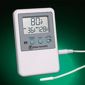 Digital Thermometer with Alarm Fisherbrand Traceable Fahrenheit / Celsius -58 degree to +158 degreeF (-50 degree to +70 degreeC) Short External Sensor Multiple Mounting Options Battery Operated