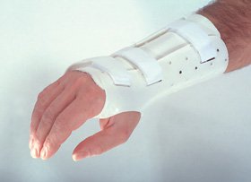 Wrist / Hand Splint PlastiCast Polyethylene / Foam / Stockinette Right Hand White Small